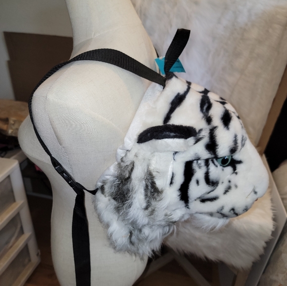 Vintage Snow Leopard Backpack - Picture 2 of 5